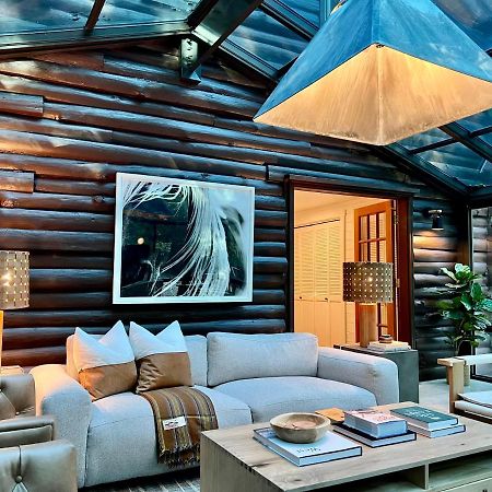 Glass Cabin Юрека Спрингс Екстериор снимка